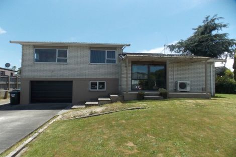 Photo of property in 4 Waltham Court, Cloverlea, Palmerston North, 4412