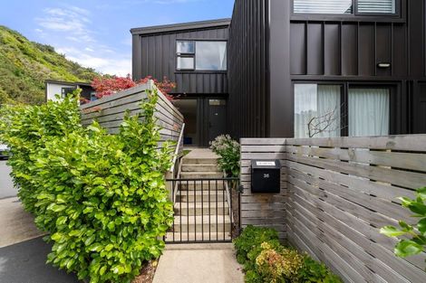 Photo of property in 35 Rua Kai Way, Brooklyn, Wellington, 6021