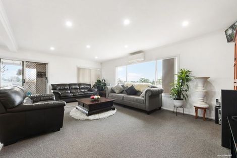 Photo of property in 44 Butterworth Drive, Glendene, Auckland, 0602
