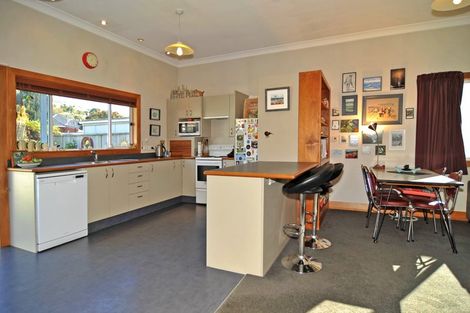 Photo of property in 132 Surrey Street, Forbury, Dunedin, 9012