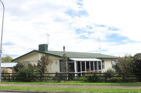 Photo of property in 15 Jonathon Street, Brookfield, Tauranga, 3110