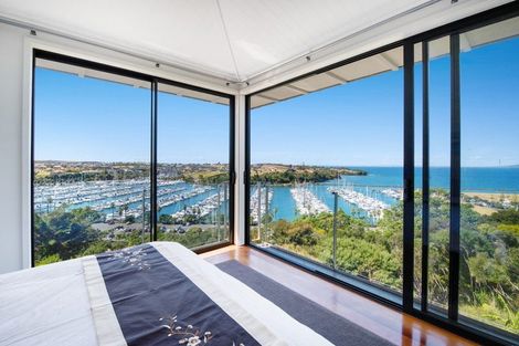 Photo of property in 52 Balboa Drive, Matakatia, Whangaparaoa, 0930