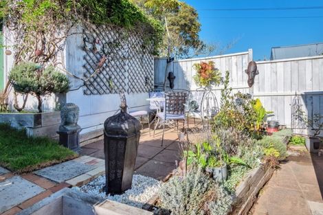 Photo of property in 11 Gow Street, Helensville, 0800