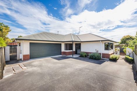 Photo of property in 12 Franklin Avenue, Hokowhitu, Palmerston North, 4410