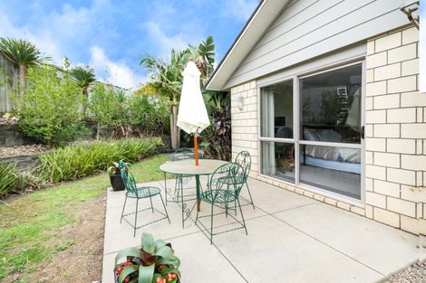 Photo of property in 37 Ina Ville Drive, Pukekohe, 2120