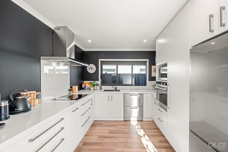 Photo of property in 9 Pattullo Crescent, Wallaceville, Upper Hutt, 5018