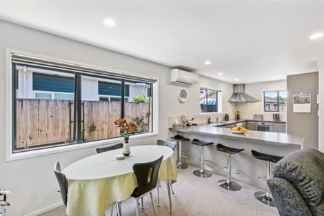 Photo of property in 9 Ella Place, Papamoa Beach, Papamoa, 3118