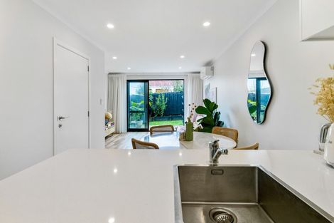 Photo of property in 5 Wharara Lane, Massey, Auckland, 0614