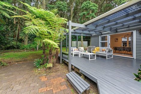 Photo of property in 11 Scenic Drive, Hillpark, Auckland, 2102