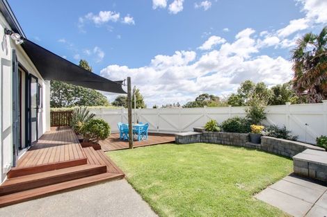 Photo of property in 23a Awarua Crescent, Havelock North, 4130