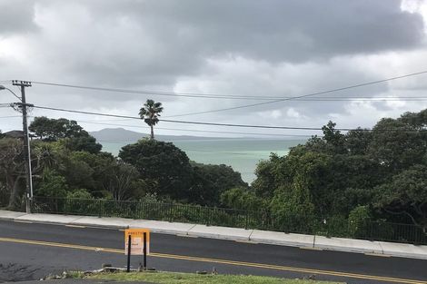 Photo of property in 2/16 Beach Road, Castor Bay, Auckland, 0620