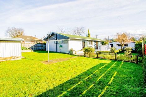 Photo of property in 2 Hughan Place, Carterton, 5713