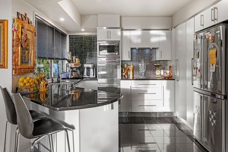 Photo of property in 16 Highcrest Heights, Westmorland, Christchurch, 8025