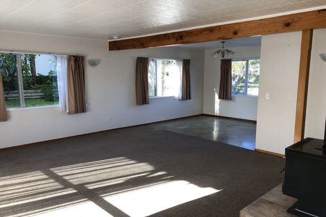 Photo of property in 1024 East Coast Road, Fairview Heights, Auckland, 0630