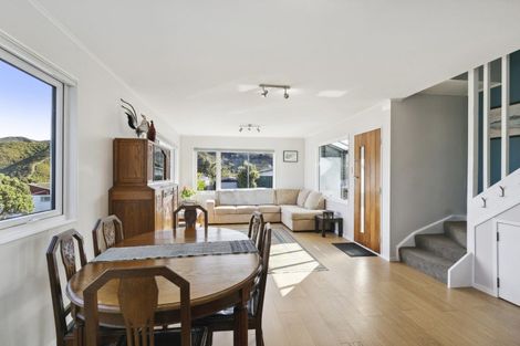 Photo of property in 32 Frobisher Street, Island Bay, Wellington, 6023