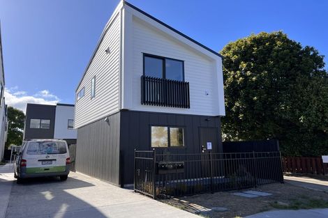 Photo of property in 1/39 Graham Avenue, Te Atatu Peninsula, Auckland, 0610