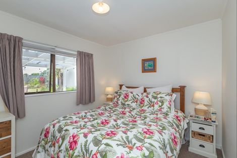 Photo of property in 3 Aranui Avenue, Waitarere Beach, Levin, 5510