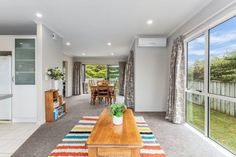 Photo of property in 31 Aspiring Terrace, Aotea, Porirua, 5024