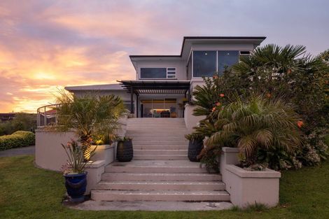 Photo of property in 12 George Street, Hospital Hill, Napier, 4110