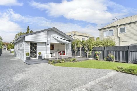 Photo of property in 15 Hargest Crescent, Sydenham, Christchurch, 8023