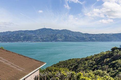 Photo of property in 77 Kaikoura Street, Maupuia, Wellington, 6022