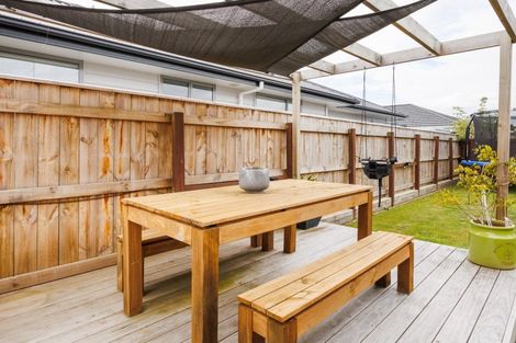 Photo of property in 17 Daniel Place, Kelvin Grove, Palmerston North, 4414