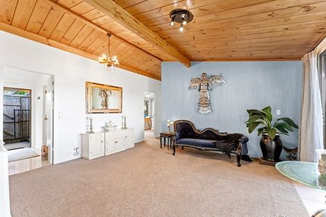 Photo of property in 84 Brick Bay Drive, Sandspit, Warkworth, 0982