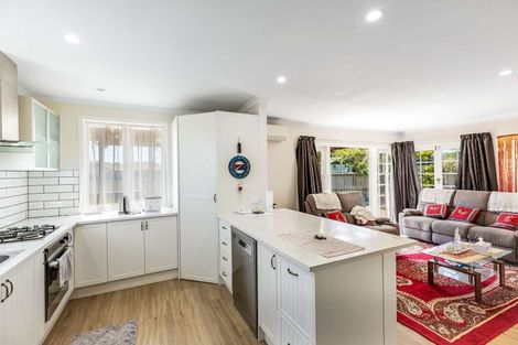 Photo of property in 1/1 Cooper Place, Papakura, 2110