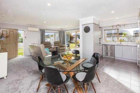 Photo of property in 33 Evergreen Crescent, Trentham, Upper Hutt, 5018