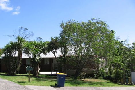 Photo of property in 2/15 Abbeygate Street, Birkdale, Auckland, 0626