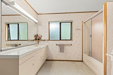 Photo of property in 5 Waimanu Place, Point Wells, Warkworth, 0986