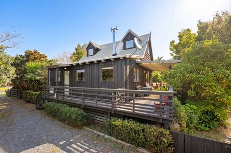 Photo of property in 4 Millen Place, Clarks Beach, 2122