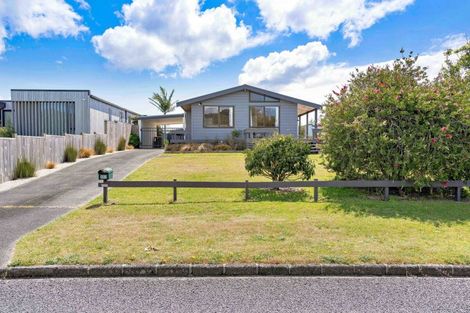 Photo of property in 117 Weka Street, Whangamata, 3620