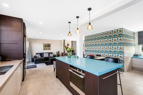 Photo of property in 64a Mana View Road, Paremata, Porirua, 5026