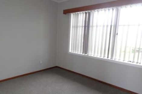 Photo of property in 11 Essex Street, Te Atatu South, Auckland, 0610