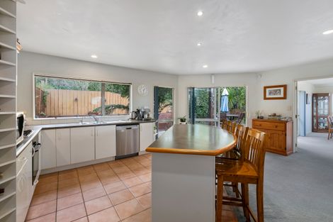 Photo of property in 22 Margaret Henry Crescent, Oteha, Auckland, 0632