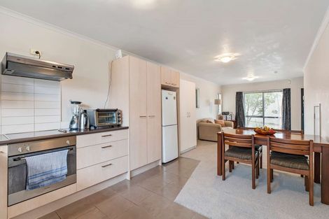 Photo of property in 27/94 Glengarry Road, Glen Eden, Auckland, 0602