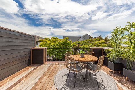 Photo of property in 93 Holly Road, St Albans, Christchurch, 8014