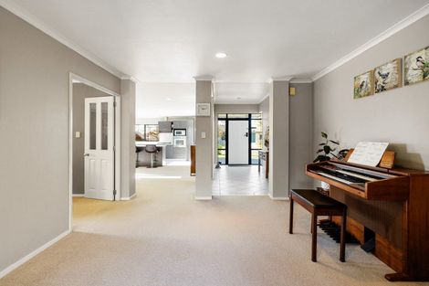 Photo of property in 21 Cate Road, Rototuna, Hamilton, 3210