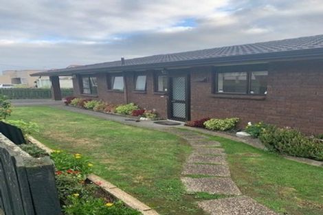 Photo of property in 1/3 West Street, Papakura, 2110