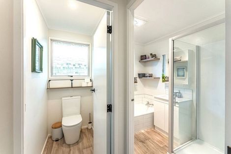 Photo of property in 7 Graham Grove, Waikanae, 5036