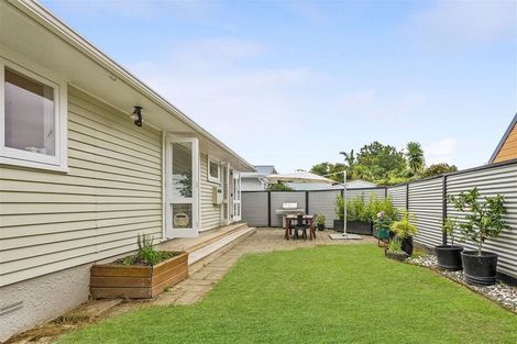 Photo of property in 11 Lynden Avenue, Hillcrest, Auckland, 0627