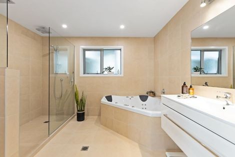 Photo of property in 105 Kowhai Road, Mairangi Bay, Auckland, 0630