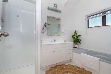 Photo of property in 155 Vipond Road, Stanmore Bay, Whangaparaoa, 0932