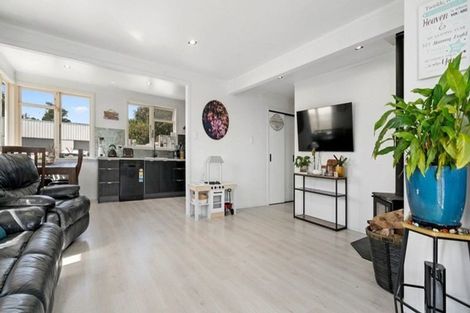 Photo of property in 5 Konini Street, Inglewood, 4330