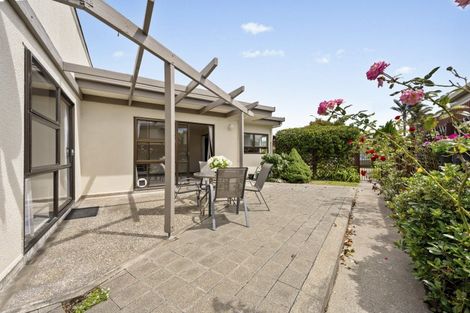 Photo of property in 2/386 Gloucester Street, Taradale, Napier, 4112