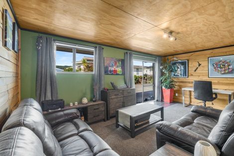 Photo of property in 102 Mark Street, Whangamata, 3620