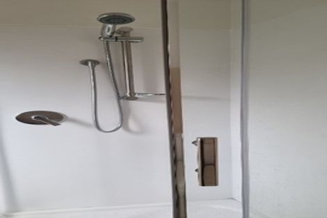 Photo of property in 18 Cheryl Place, Hillcrest, Auckland, 0627