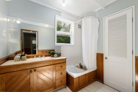 Photo of property in 69 Muritai Road, Eastbourne, Lower Hutt, 5013