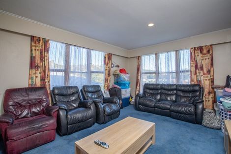 Photo of property in 25 Northumberland Street, Cannons Creek, Porirua, 5024